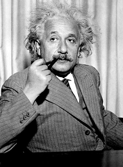 Einstein 1933.jpg