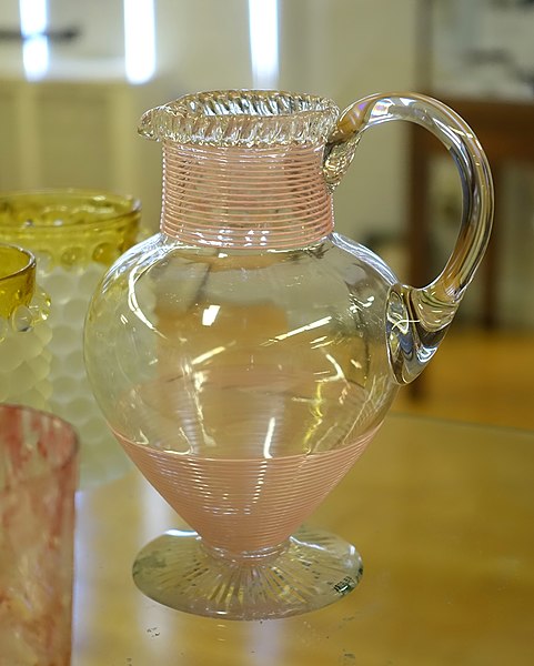 File:Ewer, Boston & Sandwich Glass Company, 1870-1880, glass - Old Colony History Museum - Taunton, Massachusetts - DSC03870.jpg