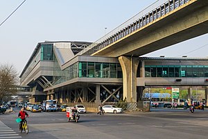 大屯路東駅