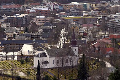 Førde kyrkje frå 'uvanleg' vinkel.jpg