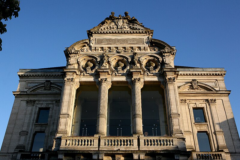 File:Facade du Théâtre.jpg