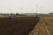 Deutsch: Feldtag der Firma Müller (Holzkirchen) im August 2016 nahe Werneck in Unterfranken. Vorführung von Bodebearbeitungs-, Aussaat und Pflanzenschutztechnik der Firma Lemken an Schleppern der Marken CaseIH und Steyr