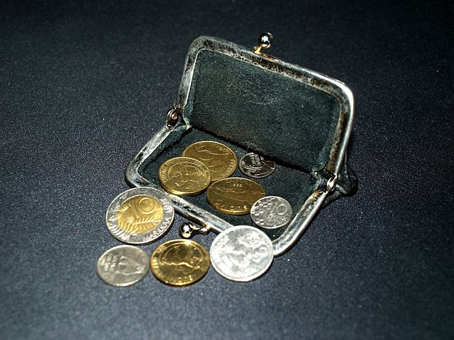 640px Finnish markka coins in wallet