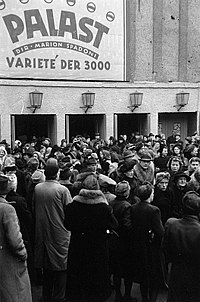 Closing speech at the German Women's Congress for Peace in March 1947. Fotothek df pk 0000282 002 Greta Kuckhoff, Haber (Munchen), Dr. Barbara v. Renthe (Berlin).jpg