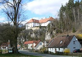 Freienfels, in the background the castle