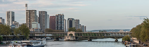 The Pont de Bir-Hakeim and the Front de Seine