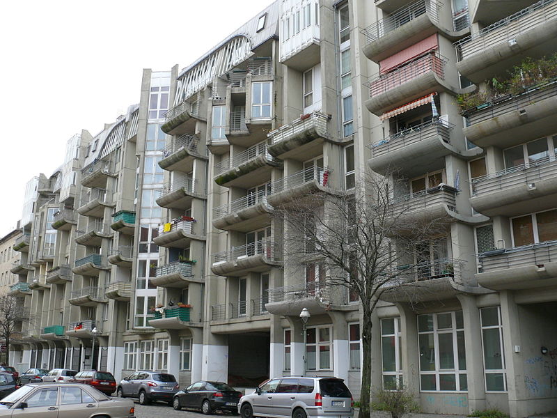 File:GesundbrunnenKolbergerStraße-2.jpg