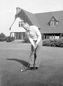 Frank Glass near the cottage of the Mount Bruno Golf Club, in 1946 Golf. Frank Glass - Mt. St. Bruno Golf & Country Club BAnQ P48S1P13535.jpg