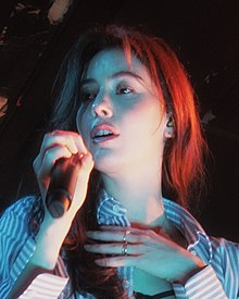 Gracie Abrams at Neumos in Seattle, March 2022 (cropped).jpg