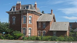 Gruenewald House selatan side.jpg