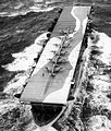 Le HMS Avenger en 1942 avec 6 Sea Hurricane Mk.IIc sur le pont d'envol.