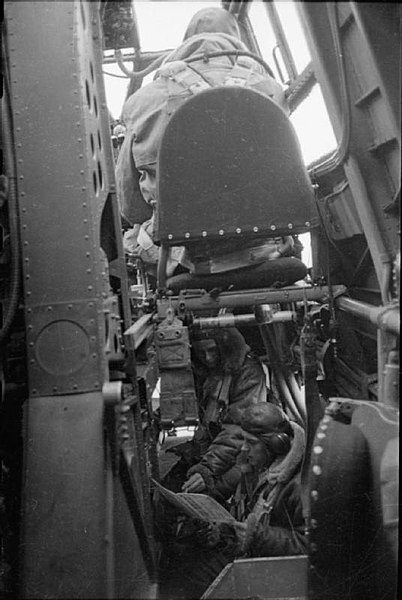 File:Halifax crew before take-off WWII IWM D 6028.jpg