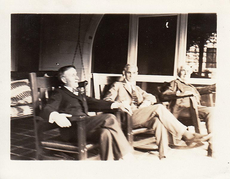 File:Harvey Firestone, Henry Ford, and Thomas Edison at President Warren G Harding's funeral. (439a3efa66ee42dda61a3f0c6639eac9).jpg