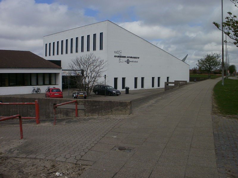 File:Hasseris Gymnasium2 Aalborg 2010.JPG
