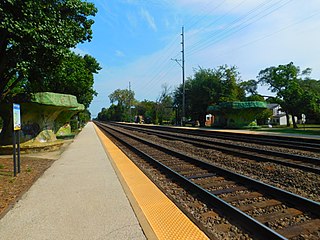 <span class="mw-page-title-main">Hollywood station (Illinois)</span> Commuter rail station in Brookfield, Illinois