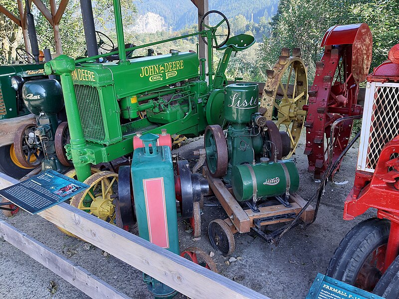 File:Ig. Lorenz 3, John Deere a Pettrer typ M.jpg