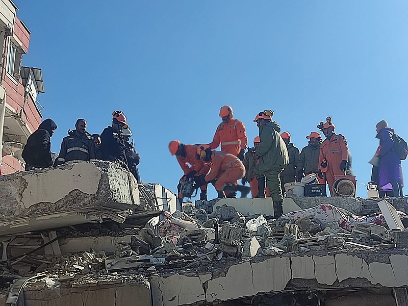 File:Indian NDRF team making way for rescue by cutting through concrete.jpg