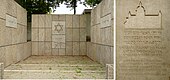 Gedenkstätte nahe der 1938 zerstörten Synagoge in der Calenberger Neustadt, rechts Gedenktafel
