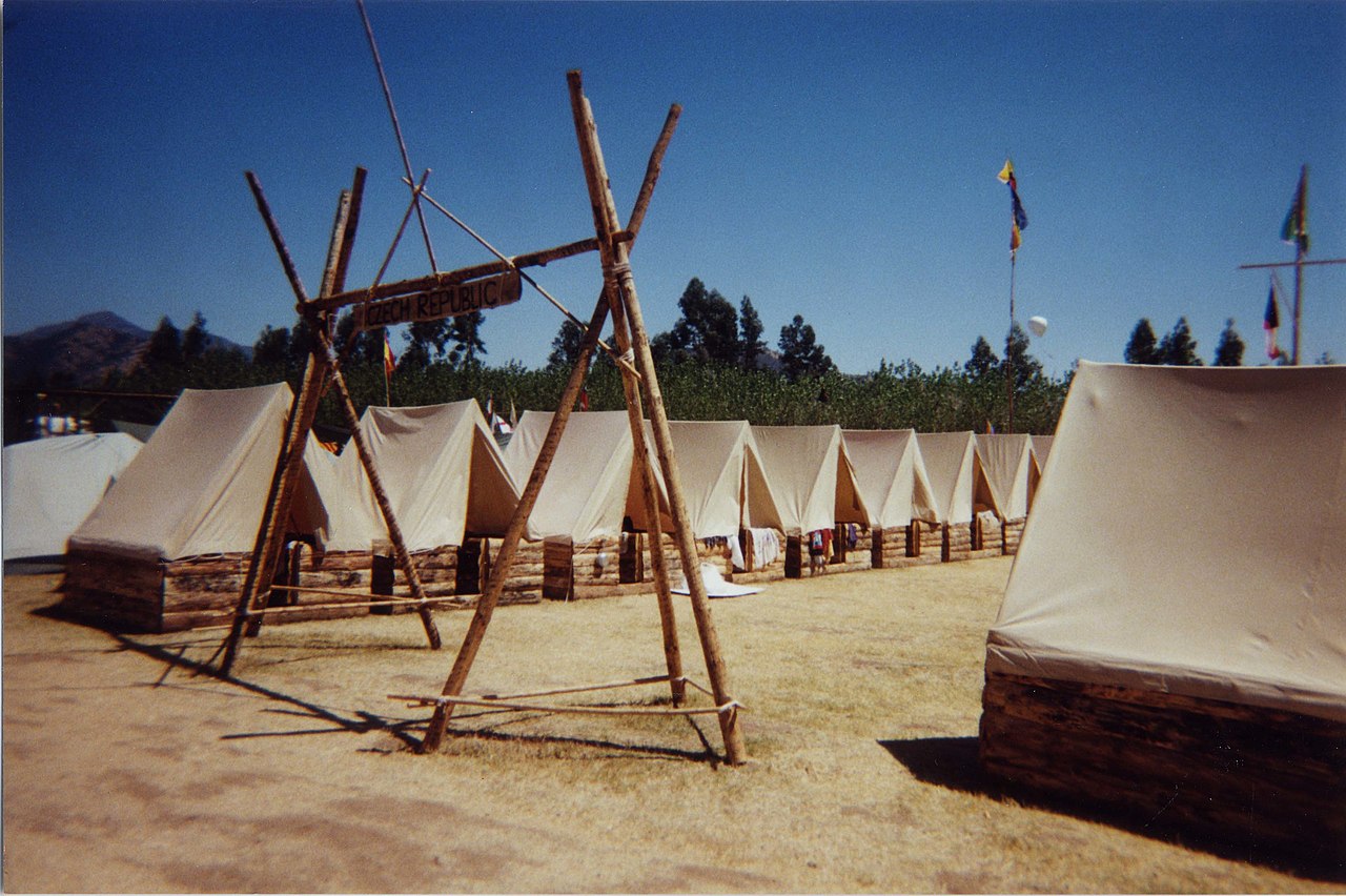 Three camps. Чешский лагерь. Скаутские постройки. Jamboree Japan Camp. Camping Jamboree.