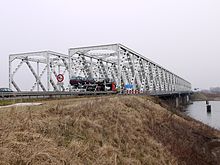 Southern Keizersveer Bridge, which connects Geertruidenberg with Altena Keizersveersebrug.jpg