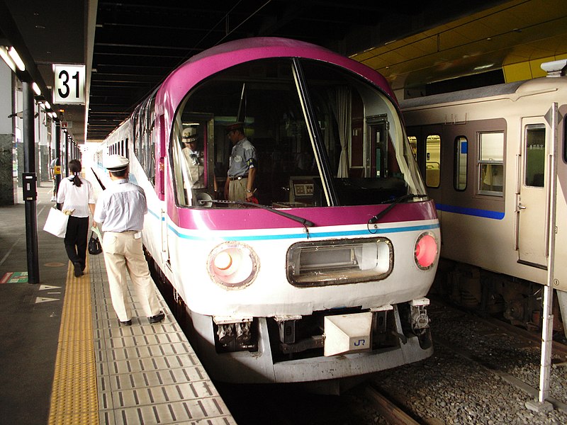 File:Kiha65-1701 Edel Tottori kyoto 20060828.jpg