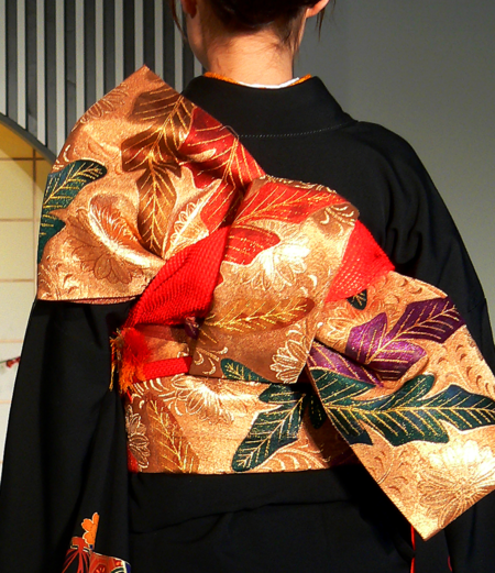 Tập_tin:Kimono_backshot_by_sth_der.png