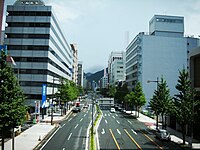 「以前の小姓町筋は道路が広くなって小文字通りという新しい名になっていた。図上ではその角に寺の記号も名もなかった。道路の拡張工事で、あの寺はどこかに移転させられたのかもしれない」