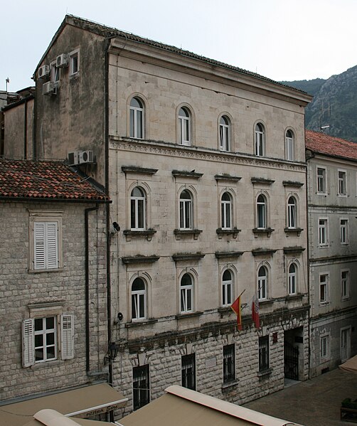 File:Kotor, Rathaus, ehem. kuk Kriegshafen Commando.jpg