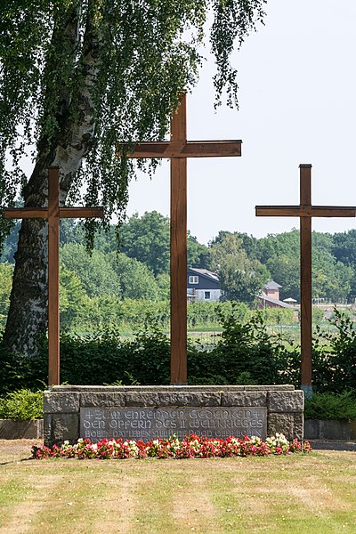 File:Kriegerdenkmal 1939-45 (Hamburg-Ochsenwerder).3.27639.ajb.jpg