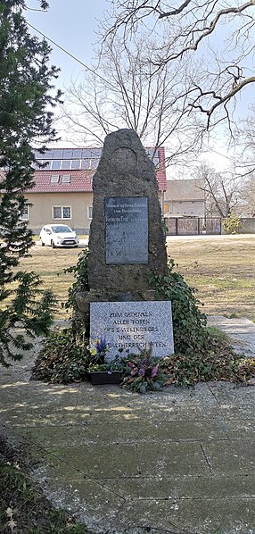 File:Kriegerdenkmal langennaundorf 2022-03-25.jpg