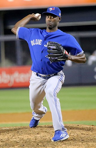 <span class="mw-page-title-main">LaTroy Hawkins</span> American baseball player (born 1972)