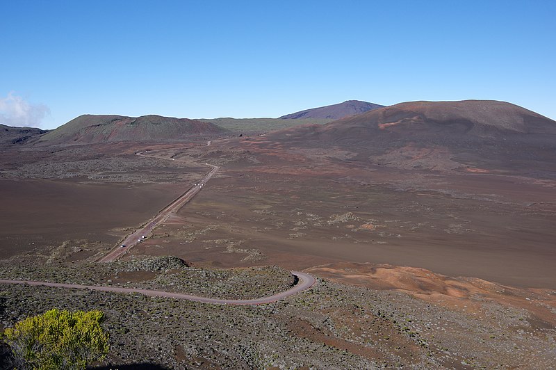 File:La Réunion - Route du Volcan.jpg