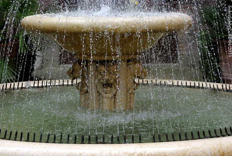 File:La fontana dei Giardini pensili.JPG