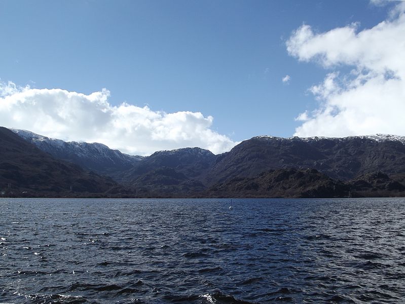 File:Lago de Sanabria.jpg