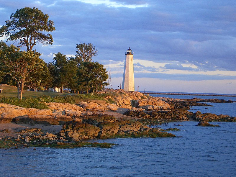 File:LighthousePoint NewHavenCT.JPG