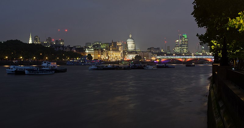 File:London, Themse, 2014-08 CN-01.jpg