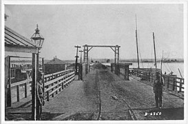 Long Bridge, bewacht von Soldaten der Union