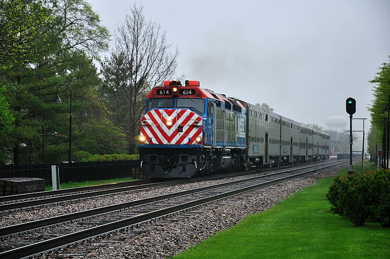 File:METX 614 (F40C) Leads Train No. 2611 (4553746144).jpg