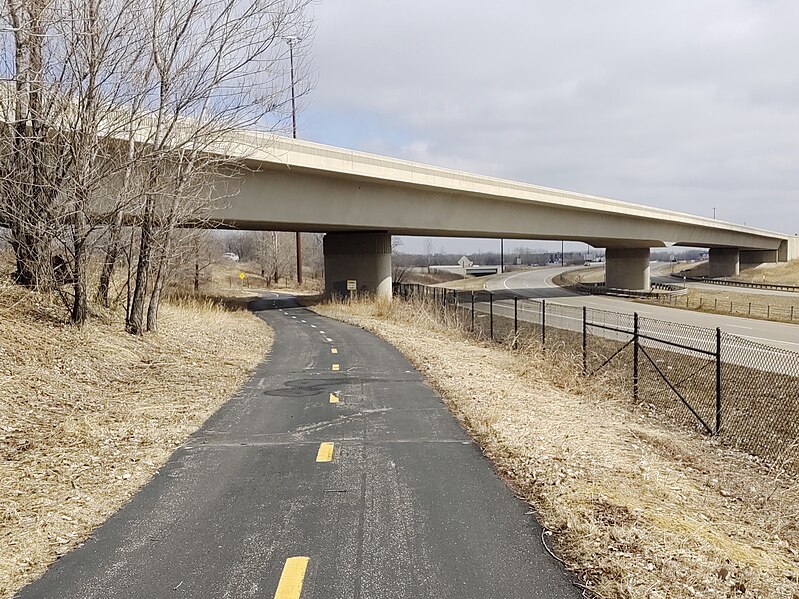 File:MN RIver bluffs trail.jpg