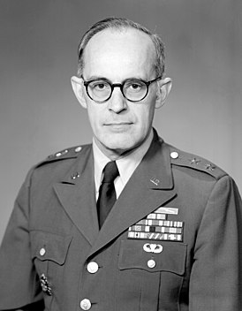 Il maggiore generale William Odom, foto militare ufficiale, 1983.JPEG