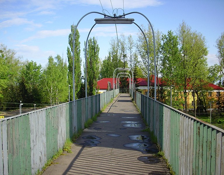 File:Malaszewicze-footbridge-080511-20.jpg