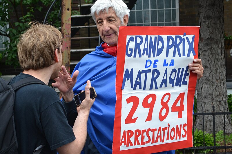 File:Manifestations à Montréal 02-06-2012 - 40.jpg