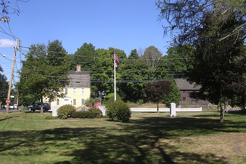 File:Melvin Green and the Holyoke-French House, Boxford MA.jpg