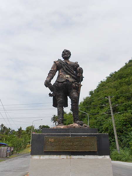 File:Miguel Lopez de Legazpi statue.jpg