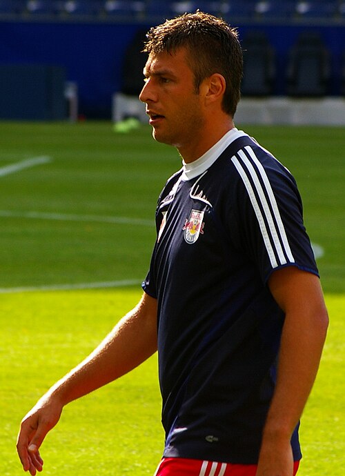 Ex-national player Milan Dudić started his professional career at Čukarički and played from 1999 to 2002 for the club.