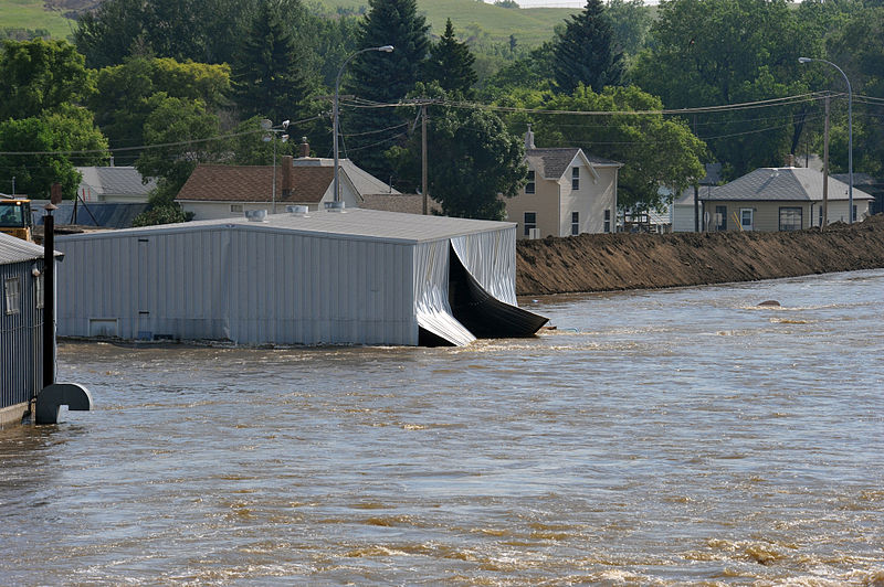 File:Minot flood waters continue 110625-F-CV930-024.jpg