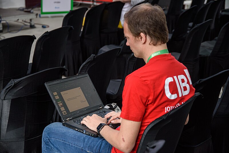 File:Moments from LibOCon 2018 22.jpg