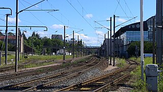 Gare SNCF de Montbéliard depuis Belfort (passage à niveau).
