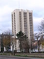 English: A building in the housing estate of Surville, in Montereau-Fault-Yonne, Seine-et-Marne, France. Français : Un bâtiment du quartier de grands ensembles de Surville, à Montereau-Fault-Yonne, Seine-et-Marne, France.