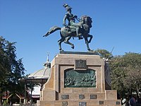 Monumento a Belgrano en Santiago del Estero.jpg